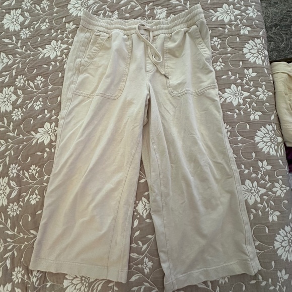 ATHLETA Farallon Heathered Wide Crop - Oatmeal color - Size 18 - Picture 1 of 7